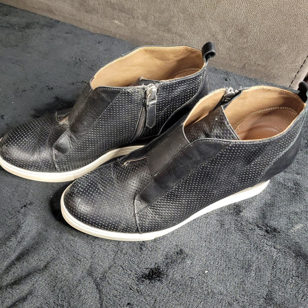 Linea Paolo‎ Felicia Black Perforated Leather Wedge Sneakers Boots Zip Size 8.5M